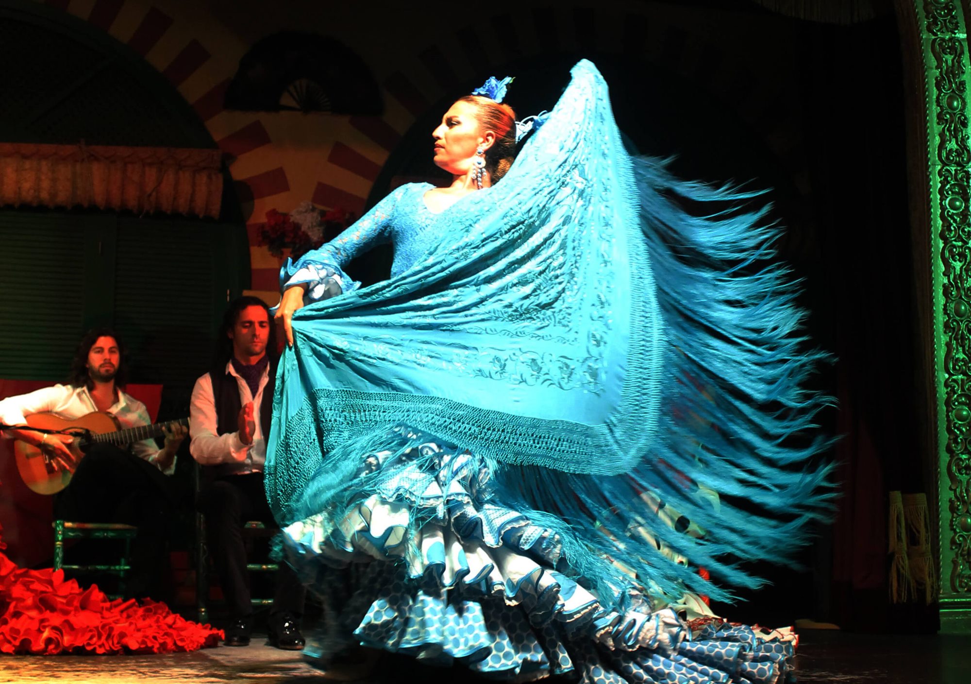 booking guided tours Seville by night and Flamenco show